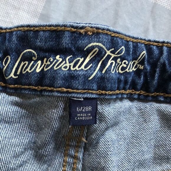 Universal Threads High Rise Shortie Size 6 GUC - Picture 3 of 5